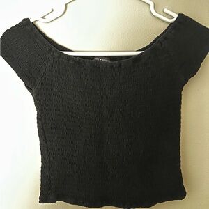 Brandy Melville scrunch tee